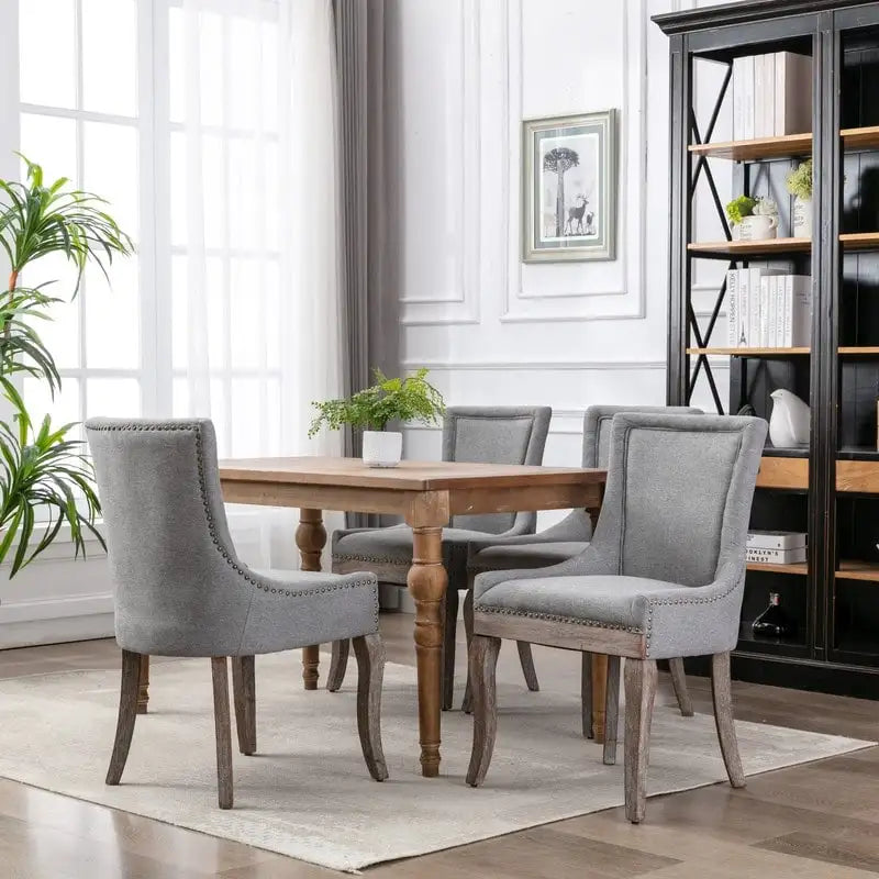 Lot de 2 chaises de salle à manger Grondin de style campagnard français vintage avec revêtement en lin et détails cloutés