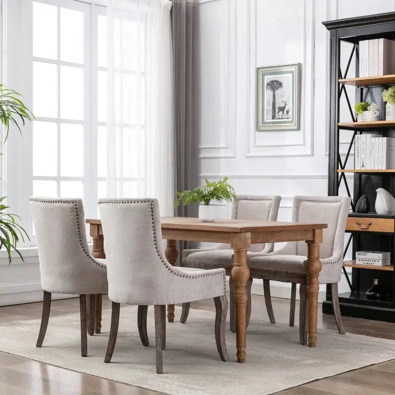 Lot de 2 chaises de salle à manger Grondin de style campagnard français vintage avec revêtement en lin et détails cloutés