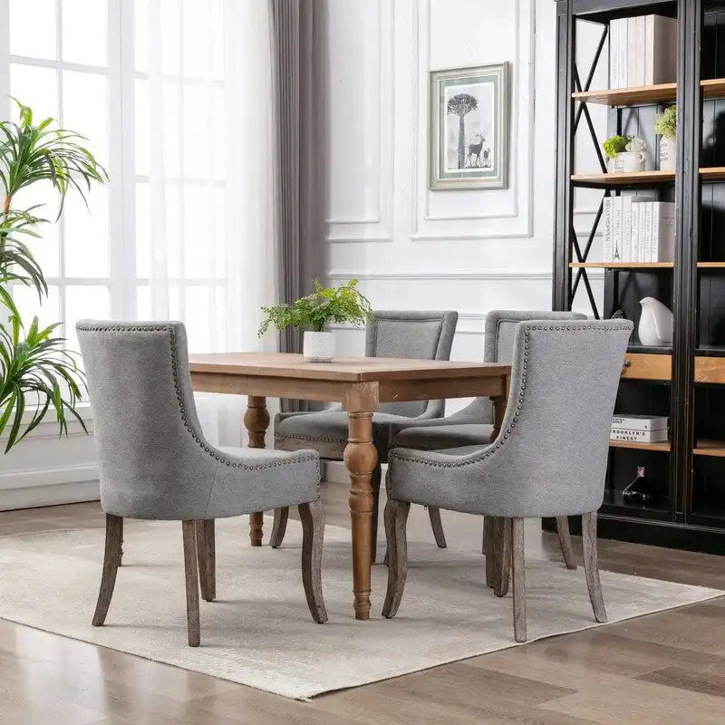 Lot de 2 chaises de salle à manger Grondin de style campagnard français vintage avec revêtement en lin et détails cloutés
