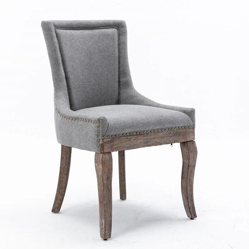 Lot de 2 chaises de salle à manger Grondin de style campagnard français vintage avec revêtement en lin et détails cloutés