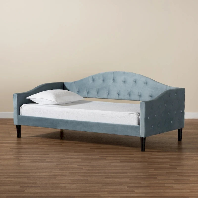 Lit de repos en velours bleu clair, style moderne et contemporain