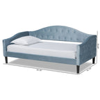 Lit de repos en velours bleu clair, style moderne et contemporain