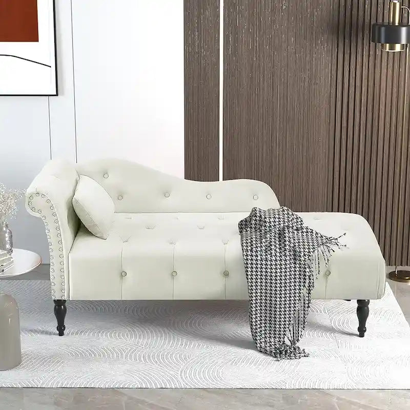 Méridienne 60W en velours, capitonnée avec oreiller et clous décoratifs – 153,9 cm L x 69,8 cm P x 71,9 cm H