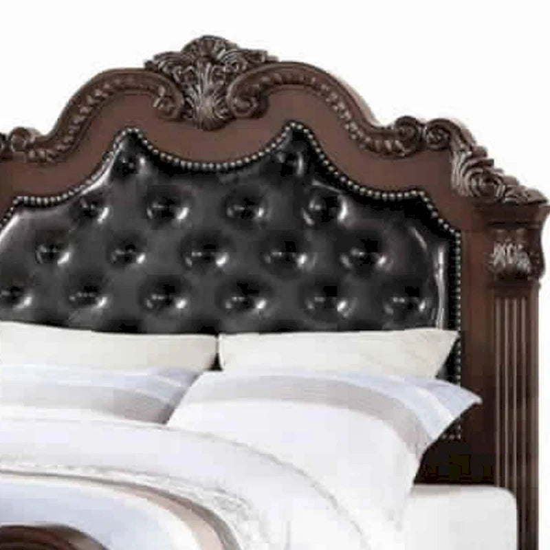 Lit Queen en bois sculpté et rembourré en noyer foncé